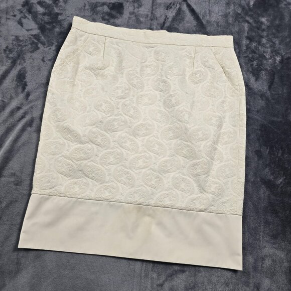 BCBGMAXAZRIA Skirt Suit Set Womens 12 White Paisley Textured Jacket Short Sleeve - Picture 10 of 16